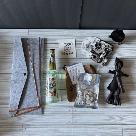 Divination Advent Calendar - Witchcraft & Crystal Tools for Daily Magic