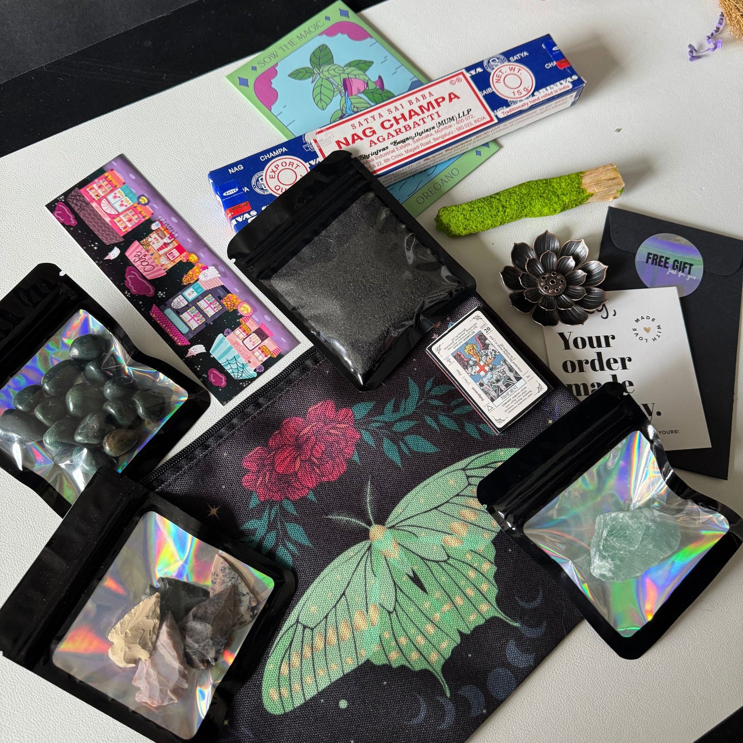 Freyja's Magic Scoop - Small Witchy Items & Crystals