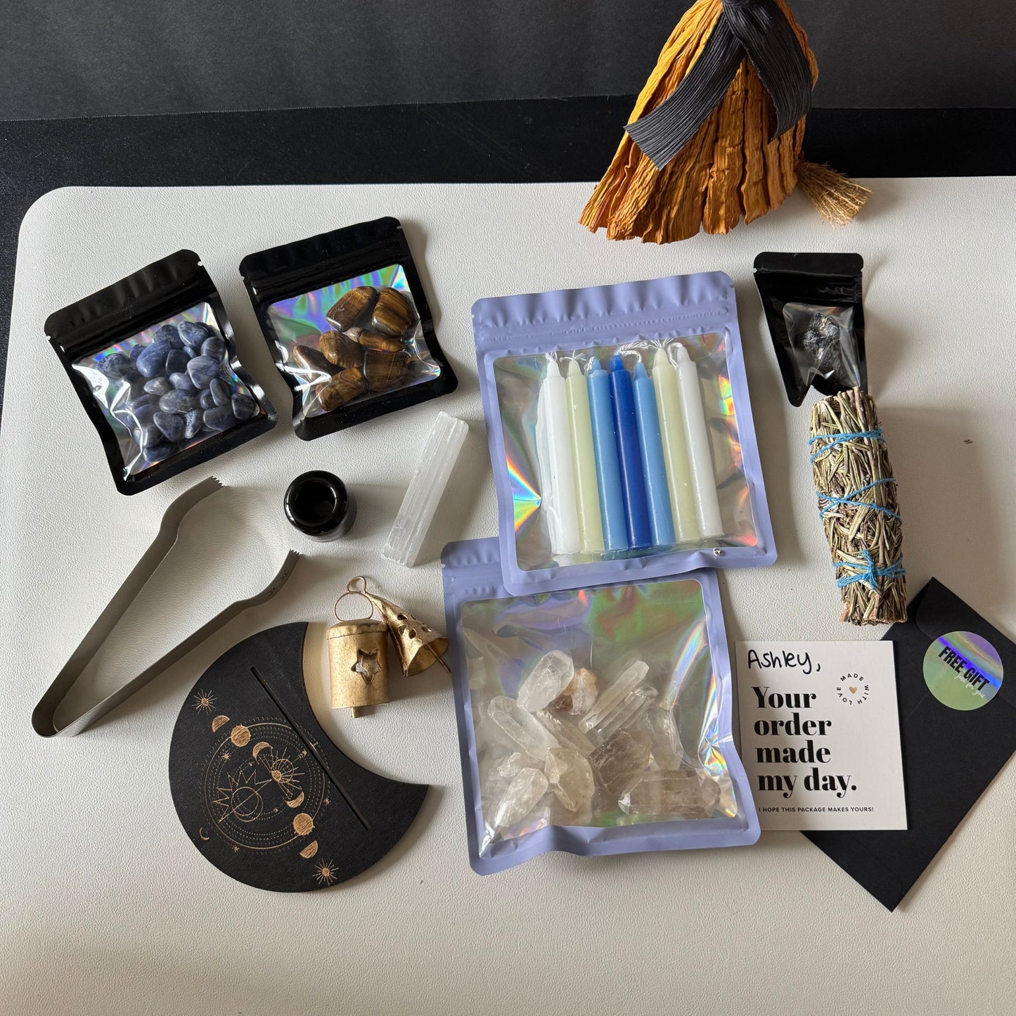 Freyja's Magic Scoop - Small Witchy Items & Crystals